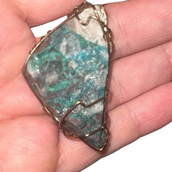 Handcrafted  leather cord necklace with quartz Gem stone - Picture 3 of 7